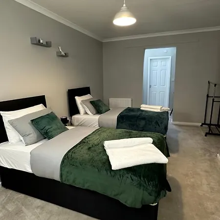 Casa vacanze Large House- Contractors - Families *